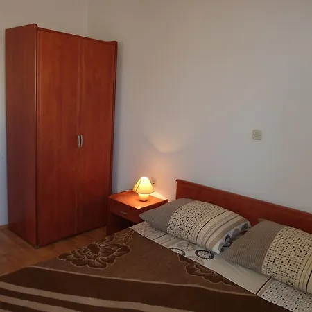 Apartements Vrulja Iii *