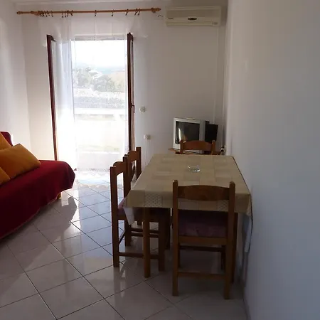 Apartements Vrulja Iii Apartman *