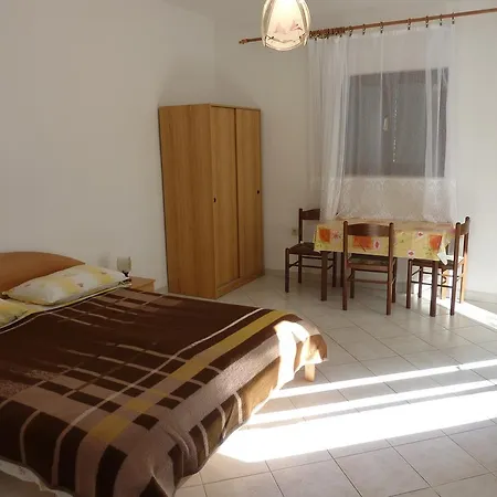 Apartements Vrulja Iii