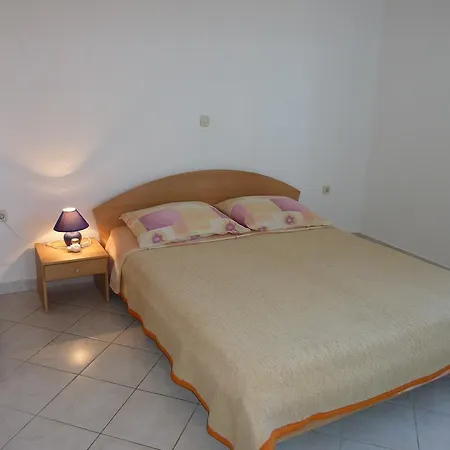 Apartements Vrulja Iii *