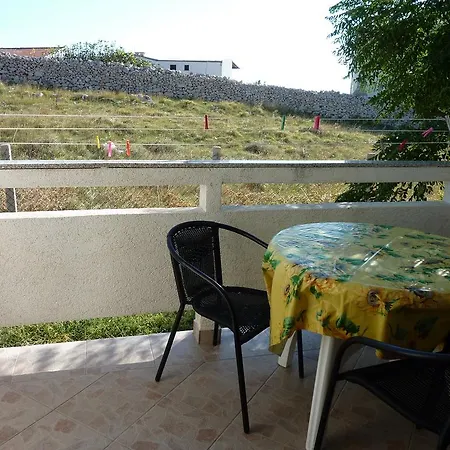 Apartements Vrulja Iii 아파트 콜란